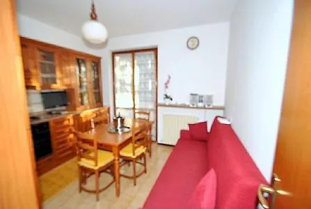 아파트 Sleeps 3 Air Con Wifi